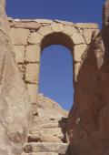 <b>copertina calendario 1993 - II ed.</b> La porta del cielo. (Sinai)

Stretta è la porta,
angusta la via,
meravigliosa la promessa,
indescrivibile la gioia
di ciò che