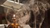 <b>Le volute d'incenso attirano lo sguardo. Dove vanno?</b> The volutes of incense catch the eye. Where do they go?